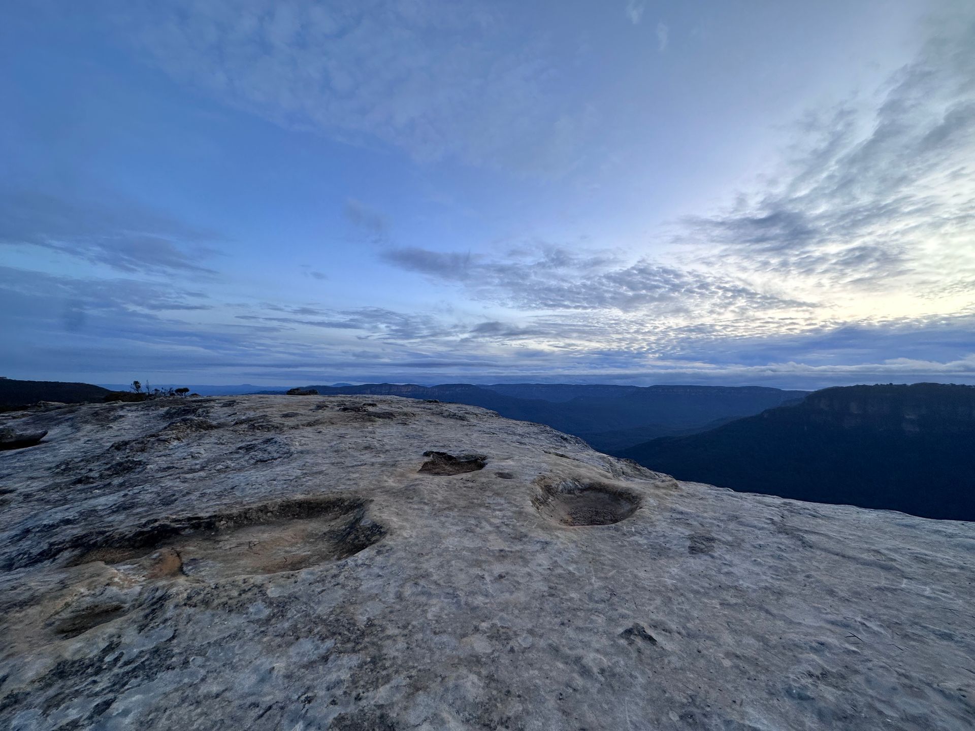 Lincoln's Rock - A Glimpse into Blue Mountains National Park's Natural Wonder